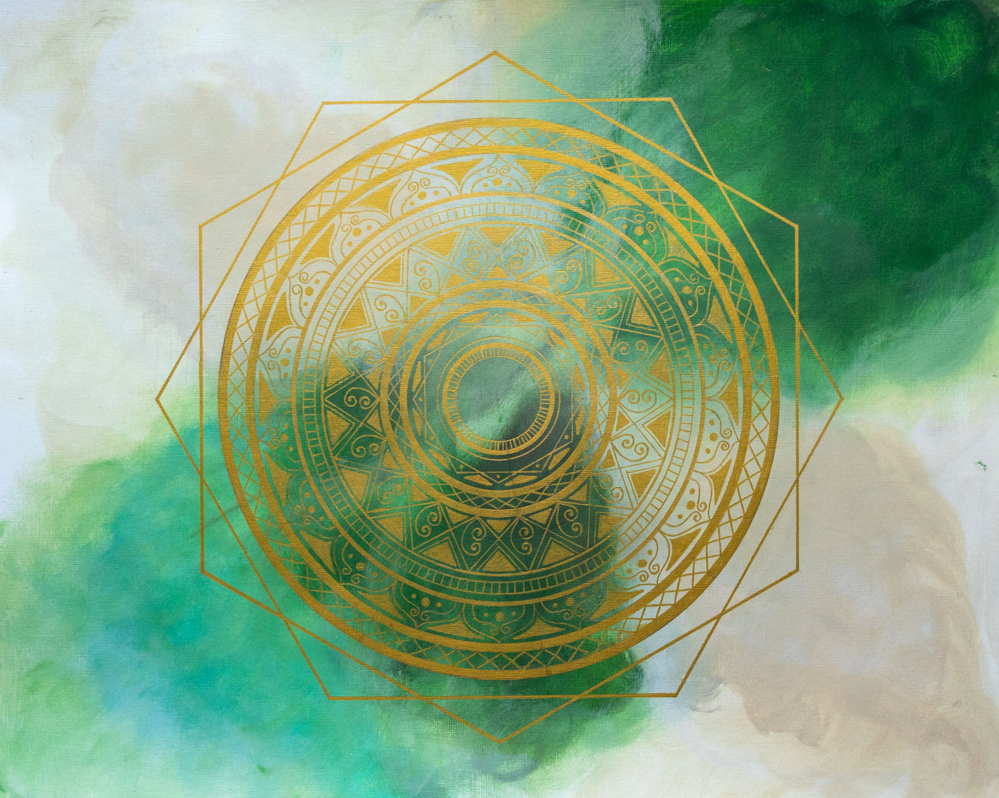 Zlatno Zelena Mandala na papiru